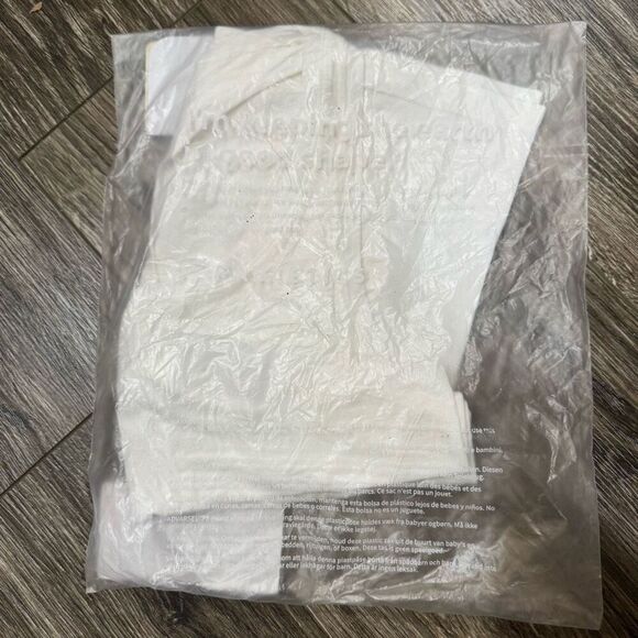 New Fabletics FEATHER TECH + RACERBACK TANK in Classic White - Picture 6 of 6